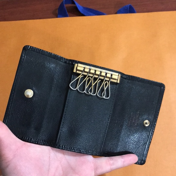 Louis Vuitton black epi leather 6 key ring wallet w front snap closure - Picture 2 of 4
